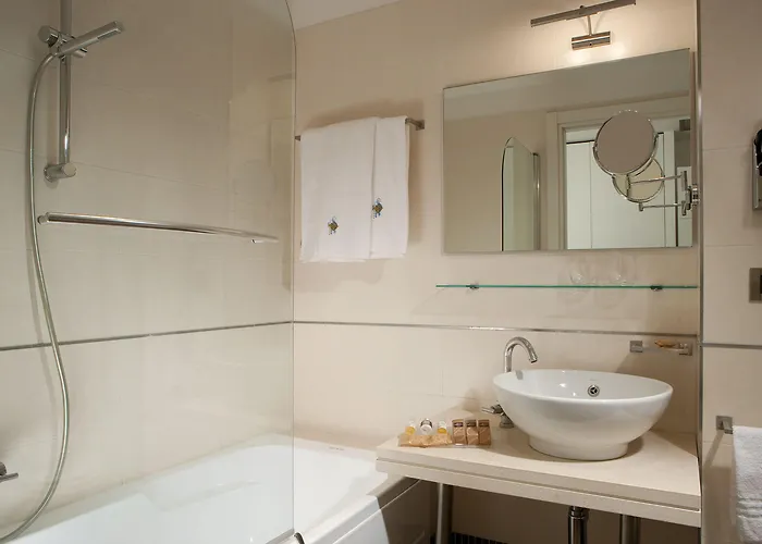 Adriatic Palace Szálloda 4*