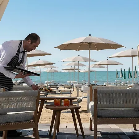 Adriatic Palace 호텔 4*